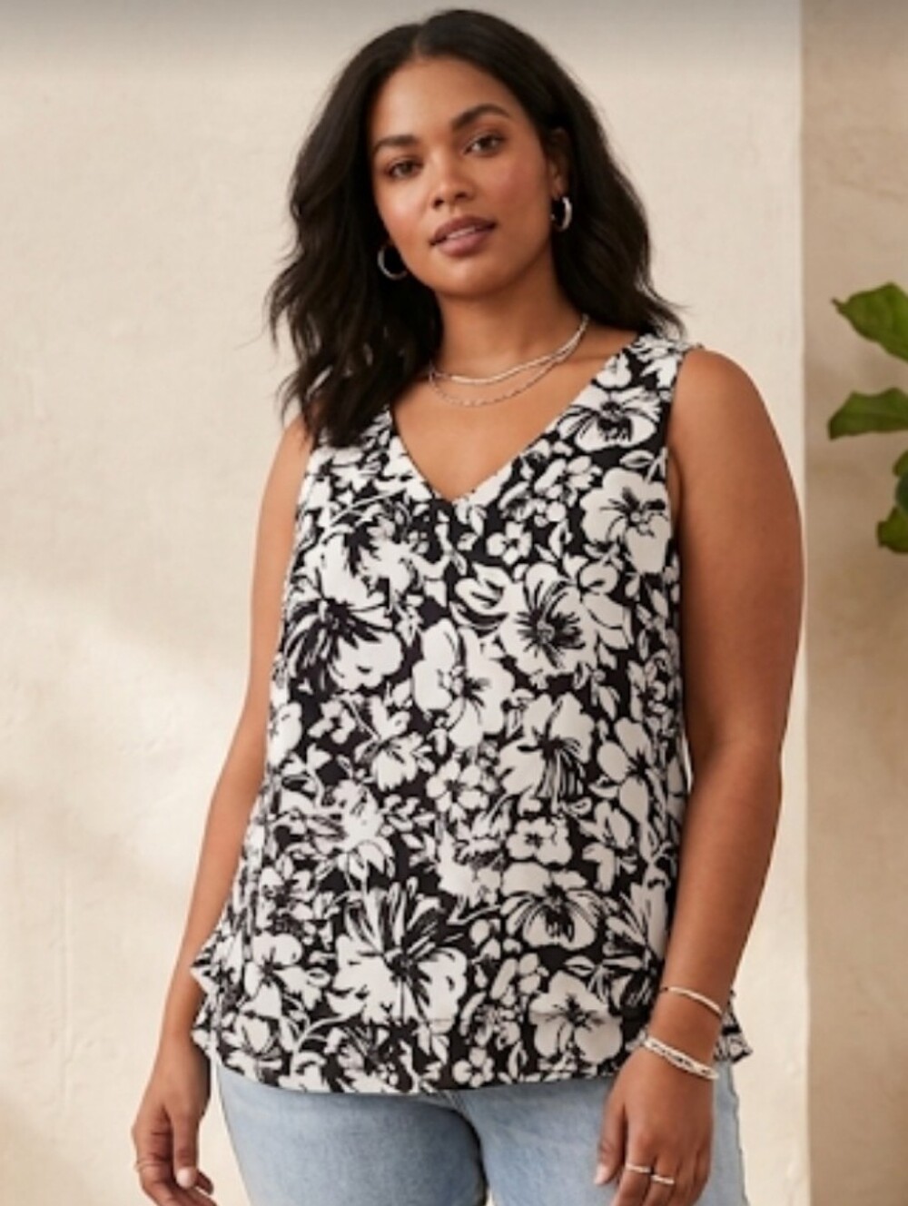 Ann Taylor Factory Black White Floral Chiffon V-Neck Sleeveless Top Size XL